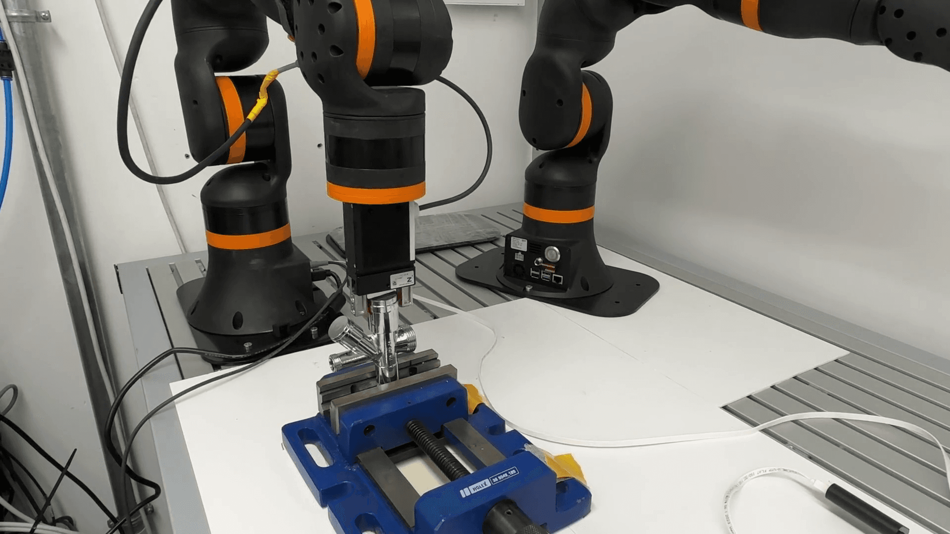 Automatisierte Qualitätskontrolle mit dem igus ReBeL