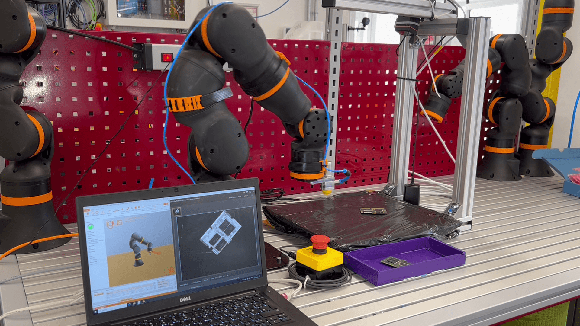 Kamerabasiertes Teilehandling mit einem igus Cobot